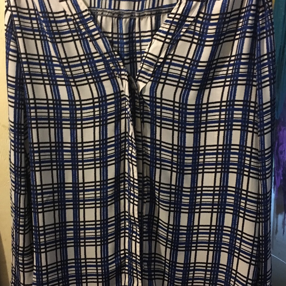 Long sleeve Gnw blouse. Size Medium.